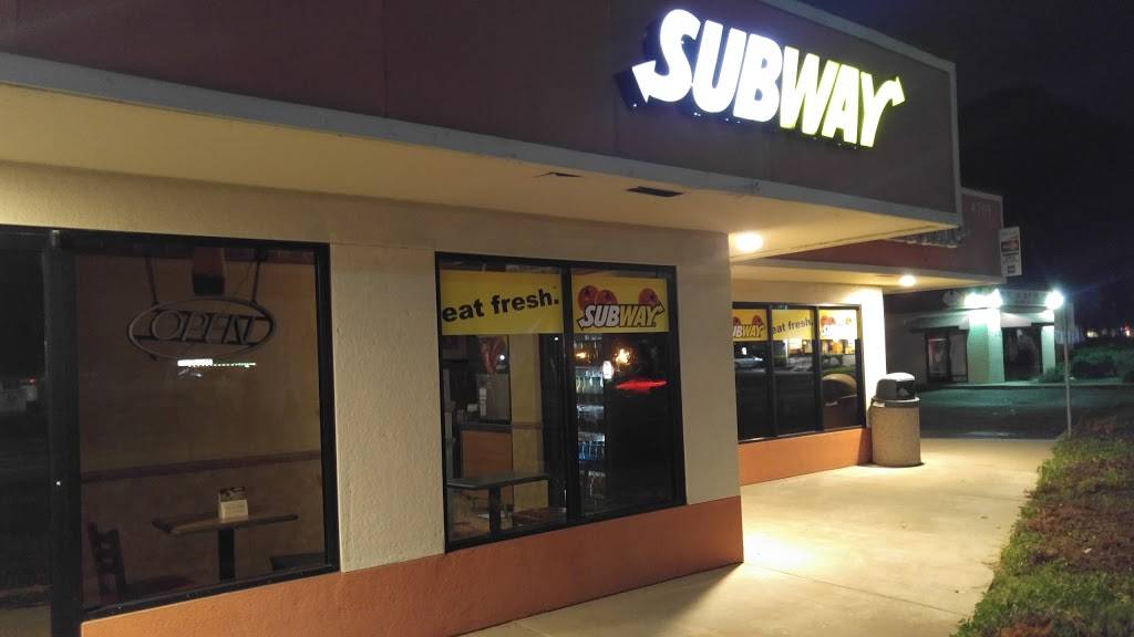 Subway Restaurants | restaurant | 4701 Clayton Rd, Concord, CA 94521, USA | 9258253382 OR +1 925-825-3382