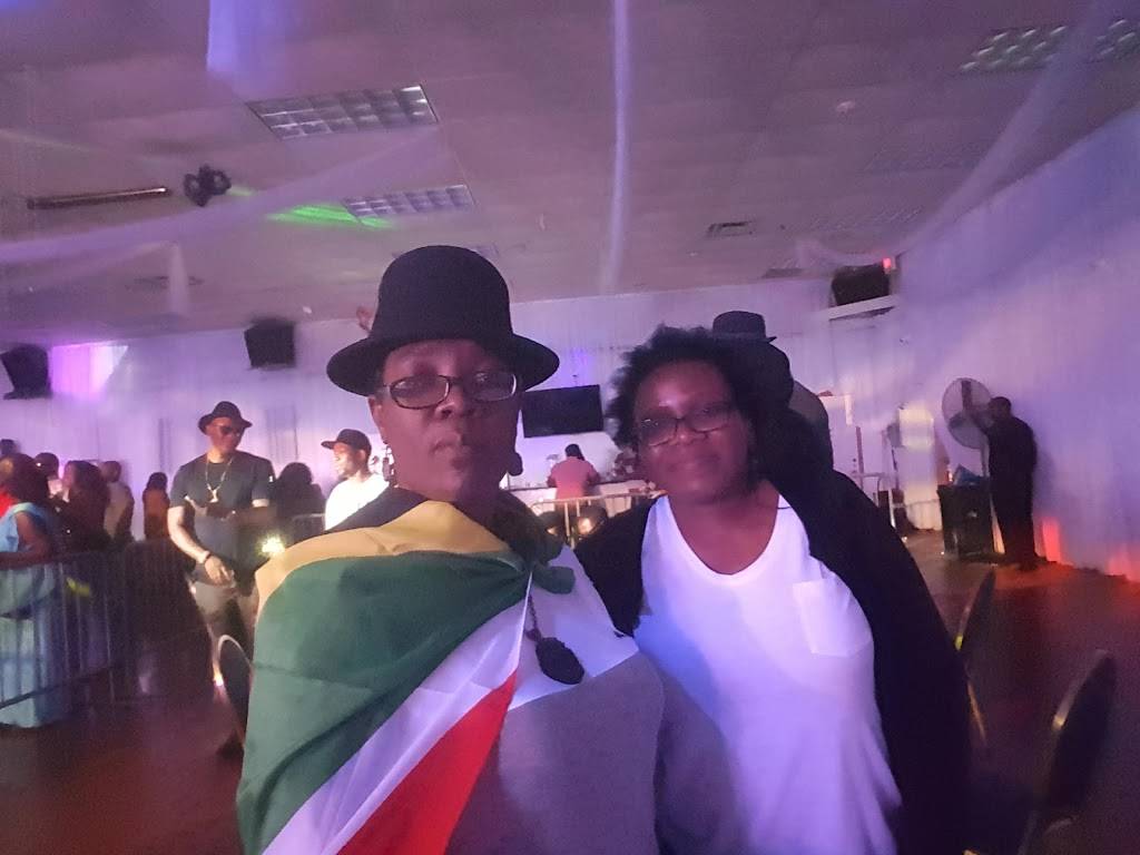 Swayz Restaurant | restaurant | 9750 Walnut St #114, Dallas, TX 75243, USA | 2145703133 OR +1 214-570-3133