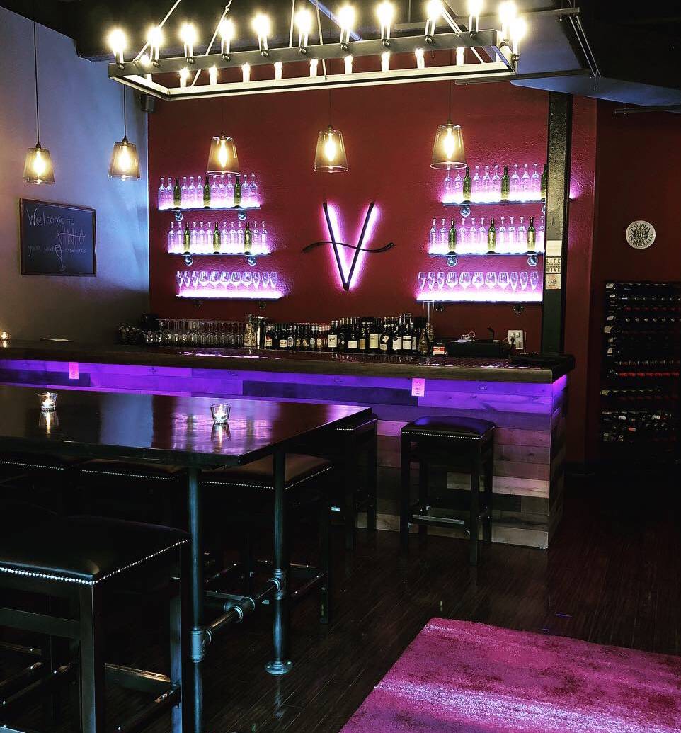 VINIA Wine & Kitchen | restaurant | 444 W New England Ave #119, Winter Park, FL 32789, USA | 4079257485 OR +1 407-925-7485
