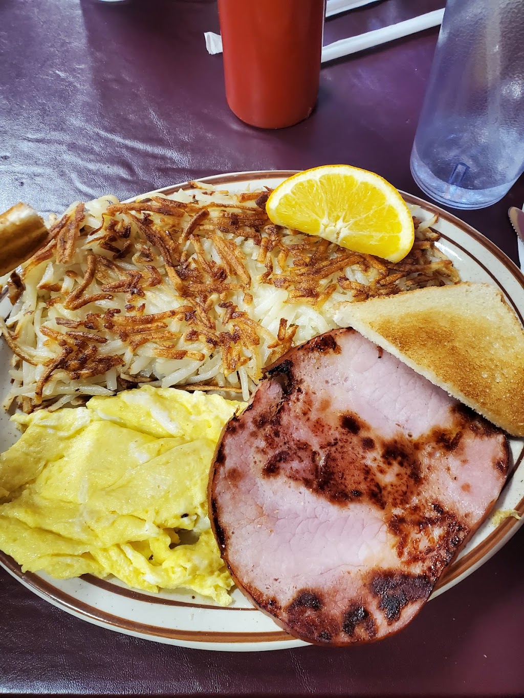 Pizza Parlor | restaurant | 201 Main Ave, Bigfork, MN 56628, USA | 2187433633 OR +1 218-743-3633