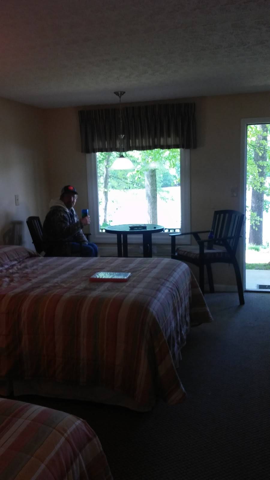 Halesford Harbour Resort | restaurant | 1336 Campers Paradise Trail, Moneta, VA 24121, USA | 5402979000 OR +1 540-297-9000