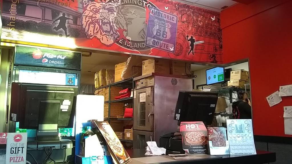 Pizza Hut | restaurant | 103 S Main St, Wilmington, IL 60481, USA | 8154767272 OR +1 815-476-7272