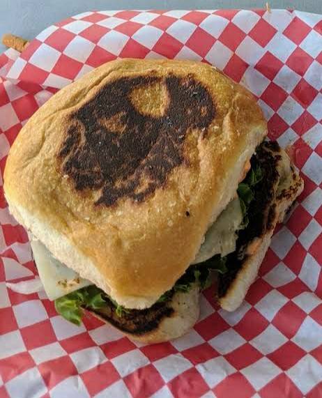 Koozies Icehouse & Grill | restaurant | 8515 River Rd, New Braunfels, TX 78132, USA | 8302267248 OR +1 830-226-7248