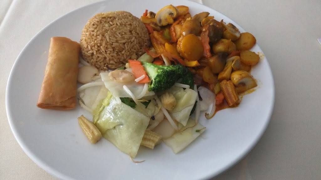 Restaurant Mr. Spicy | restaurant | 1701 Boulevard des Sources, Pointe-Claire, QC H9R 5A2, Canada | 5146360660 OR +1 514-636-0660