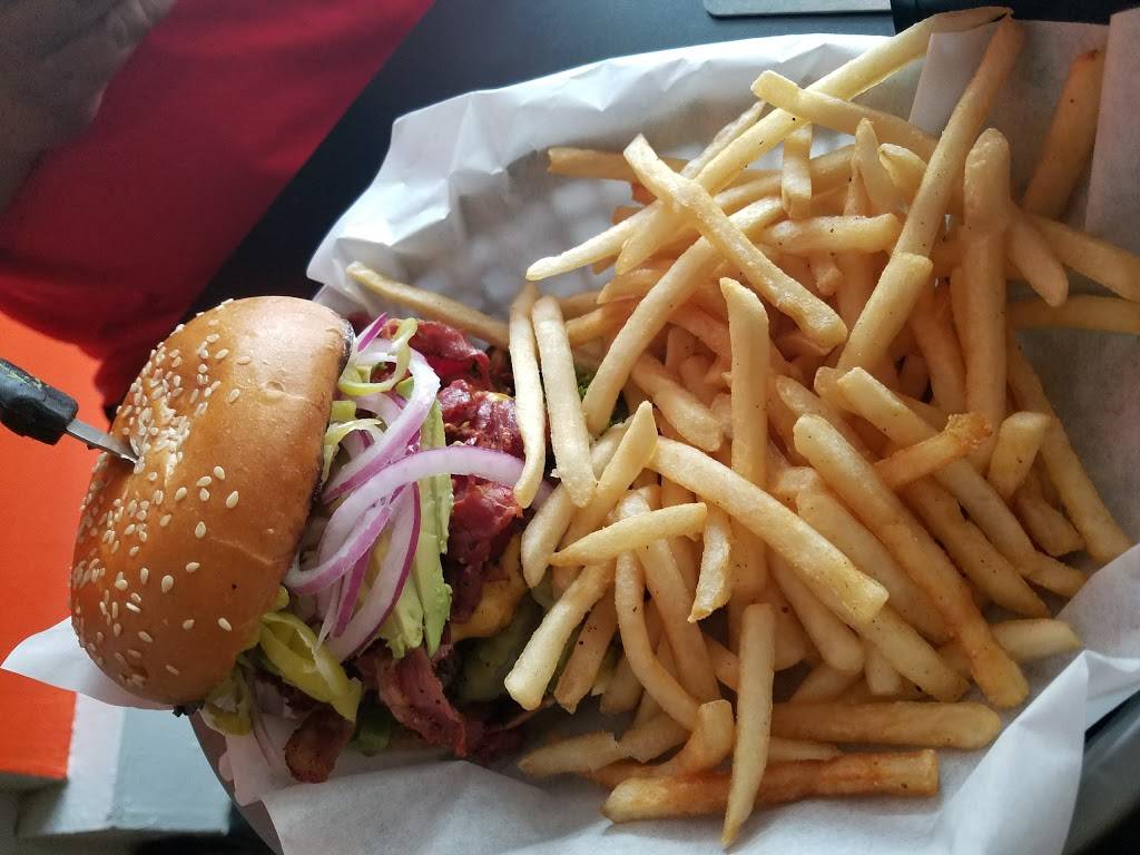 The Vault Bar & Grill | restaurant | 73 N Main St, Porterville, CA 93257, USA | 5597919370 OR +1 559-791-9370