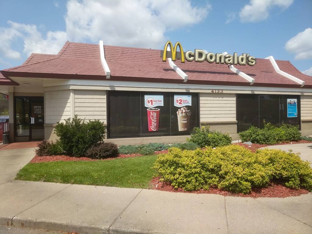 McDonalds | cafe | 4133 W River Dr NE, Comstock Park, MI 49321, USA | 6167847735 OR +1 616-784-7735