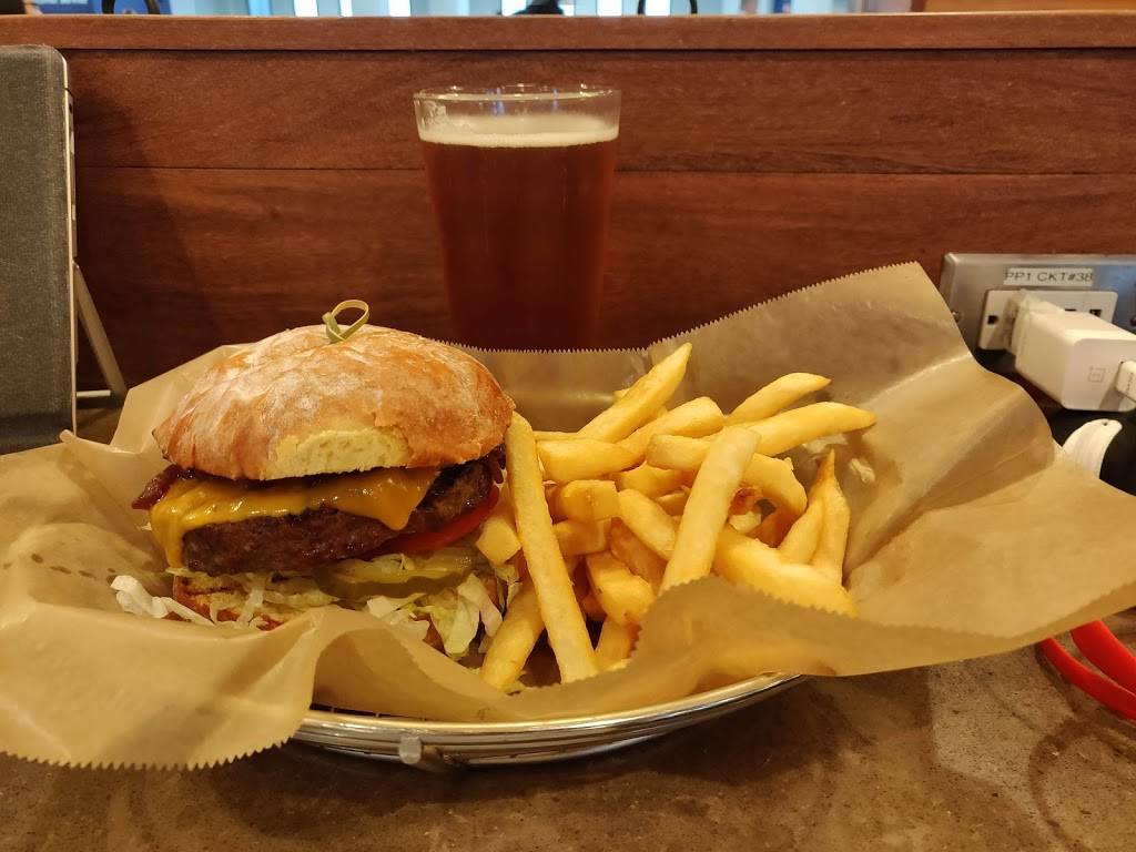 American Tap Room | restaurant | 44825 Delta Rd, Chantilly, VA 20151, USA | 7035725992 OR +1 703-572-5992