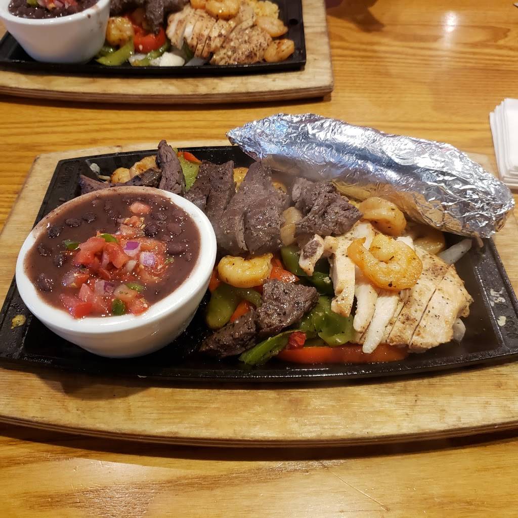 Chilis Grill & Bar | restaurant | 7910 Craft-Goodman Rd, Olive Branch, MS 38654, USA | 6628958899 OR +1 662-895-8899