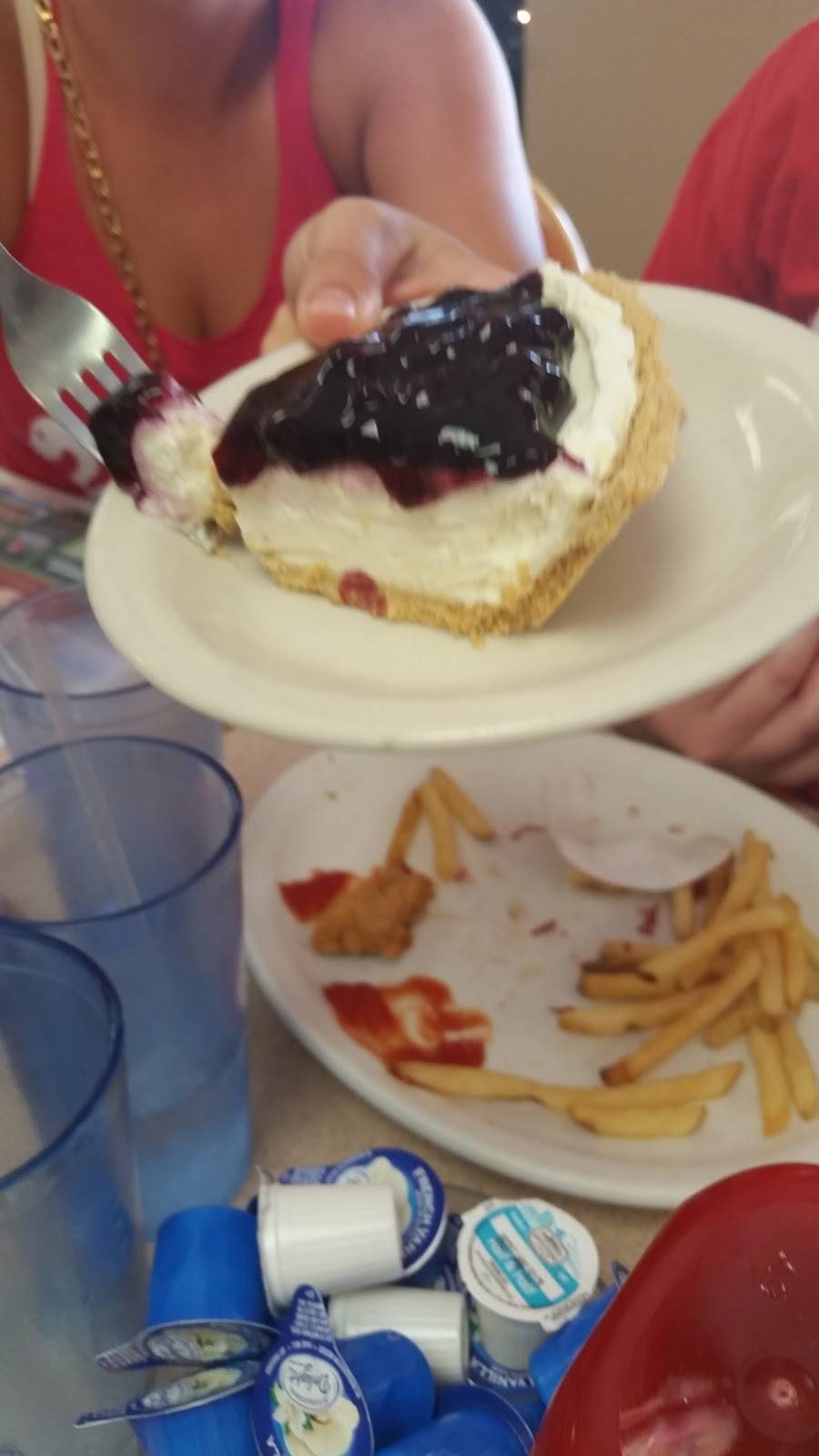 Athens Country Cafe | cafe | 220 Alfred St, Athens, WI 54411, USA | 7152572277 OR +1 715-257-2277