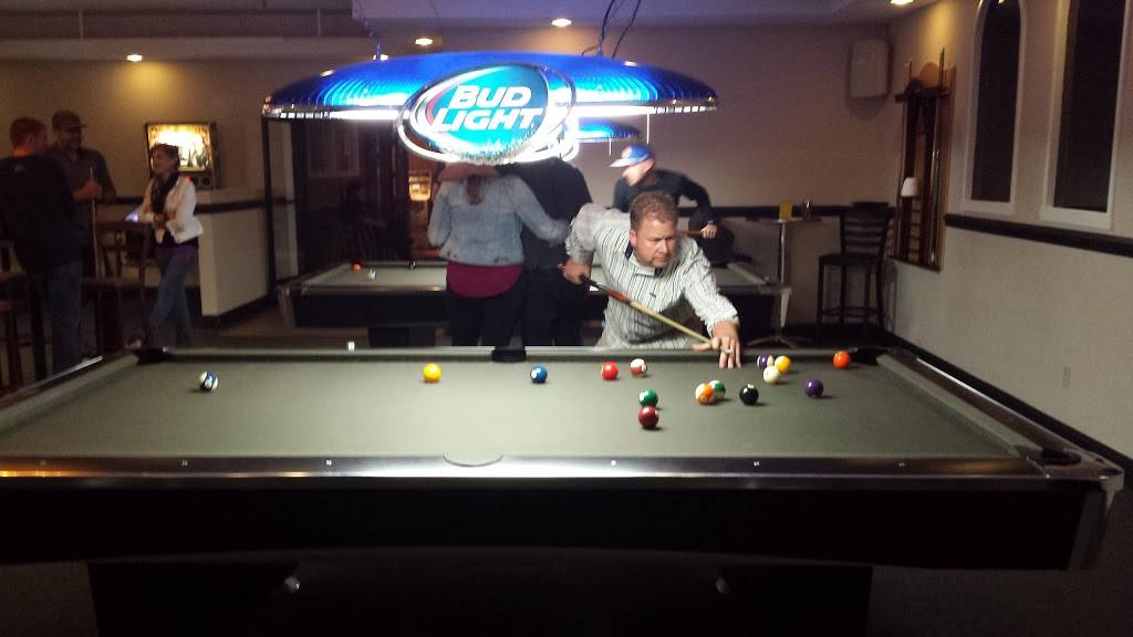 Quackers Fire Grill & Bar | restaurant | 968 East Ave, Chico, CA 95926, USA | 5308953825 OR +1 530-895-3825