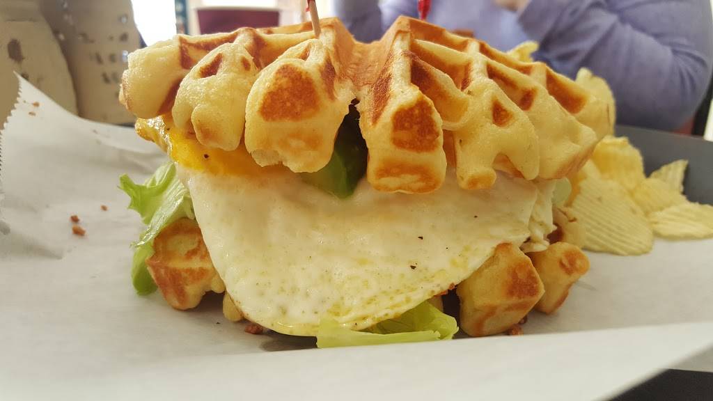 Chef Gs | restaurant | 450 W Nepessing St, Lapeer, MI 48446, USA | 8109694949 OR +1 810-969-4949