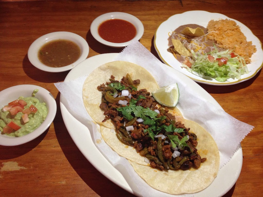 La Carreta Restaurant | restaurant | 1910 E Aztec, Gallup, NM 87301, USA | 5058633613 OR +1 505-863-3613