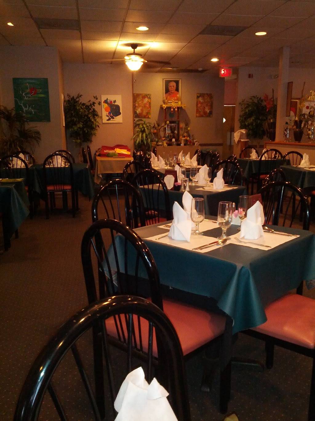 Siam Cuisine | restaurant | 4950 Old York Rd, Buckingham, PA 18912, USA | 2157947209 OR +1 215-794-7209