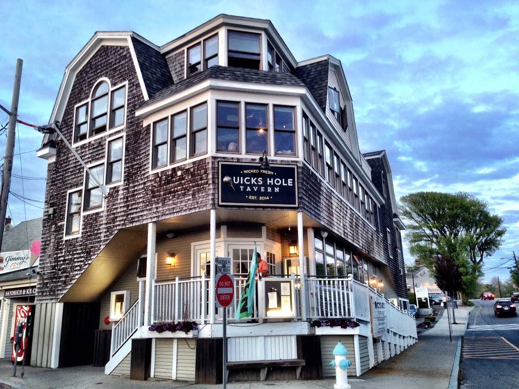 Quicks Hole Tavern | restaurant | 29 Railroad Ave, Woods Hole, MA 02543, USA | 5084950048 OR +1 508-495-0048