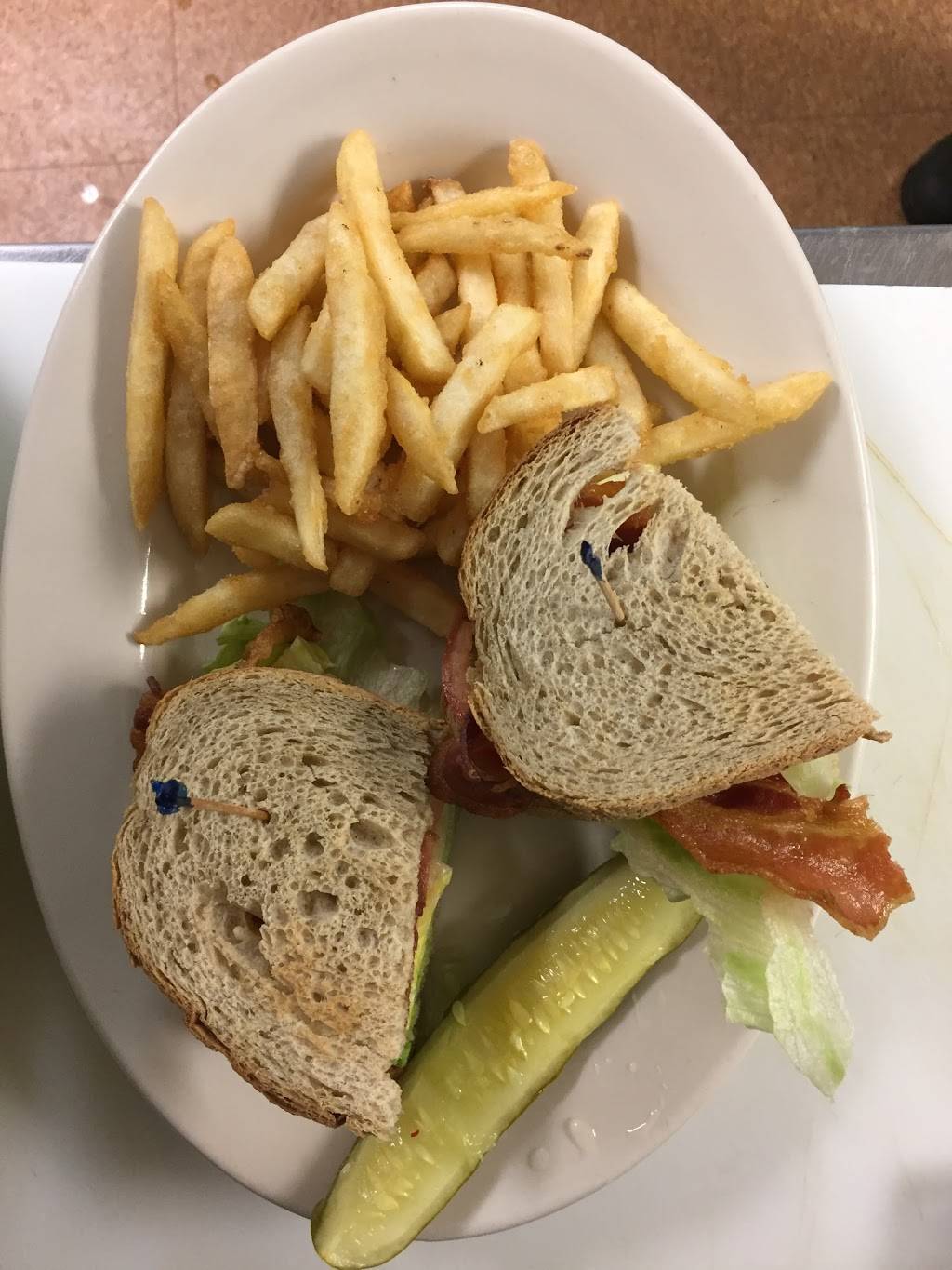 Fishermans III Restaurant | restaurant | 411 Old Colony Rd, Norton, MA 02766, USA | 5082228090 OR +1 508-222-8090