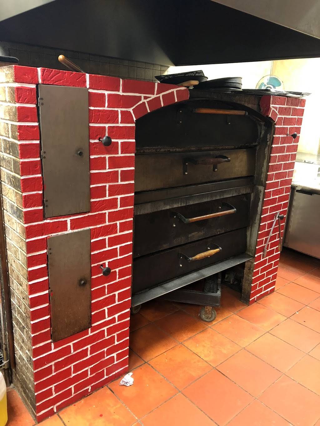 Marios Famous Pizza | restaurant | 141 Fayette St, Perth Amboy, NJ 08861, USA | 7323247773 OR +1 732-324-7773