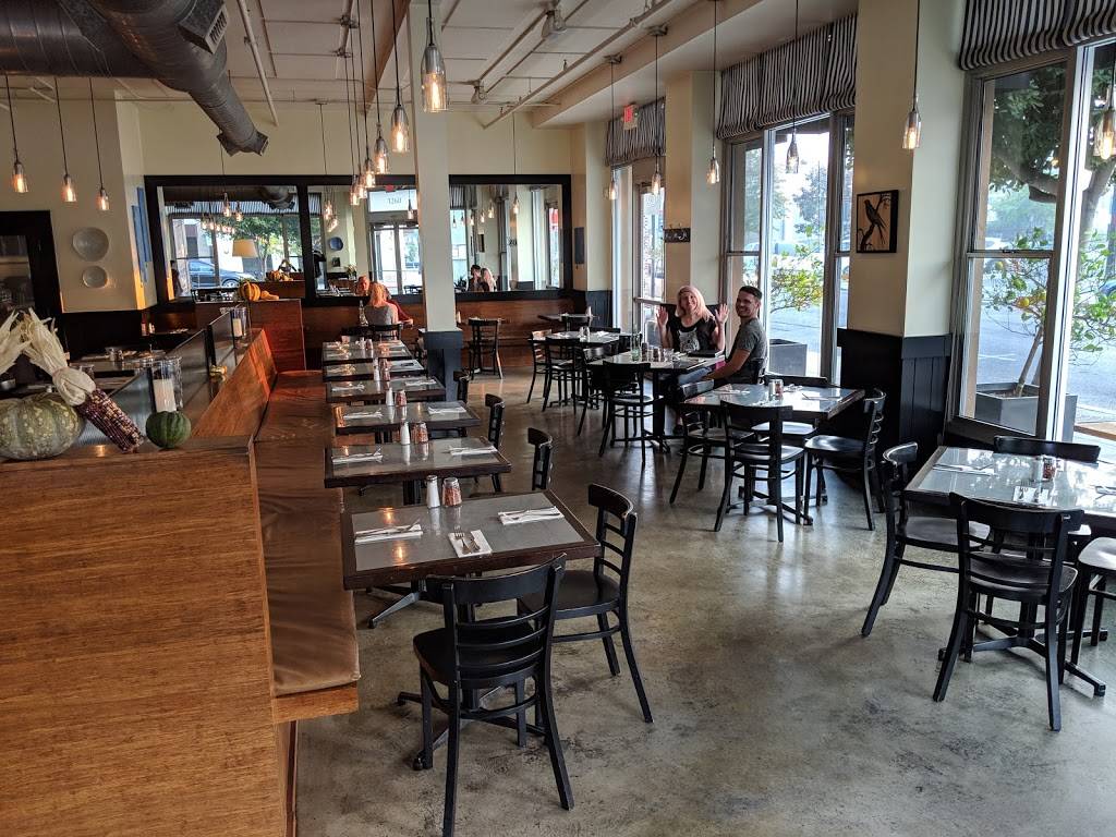 Azzurro Pizzeria e Enoteca | restaurant | 1260 Main St, Napa, CA 94559, USA | 7072555552 OR +1 707-255-5552