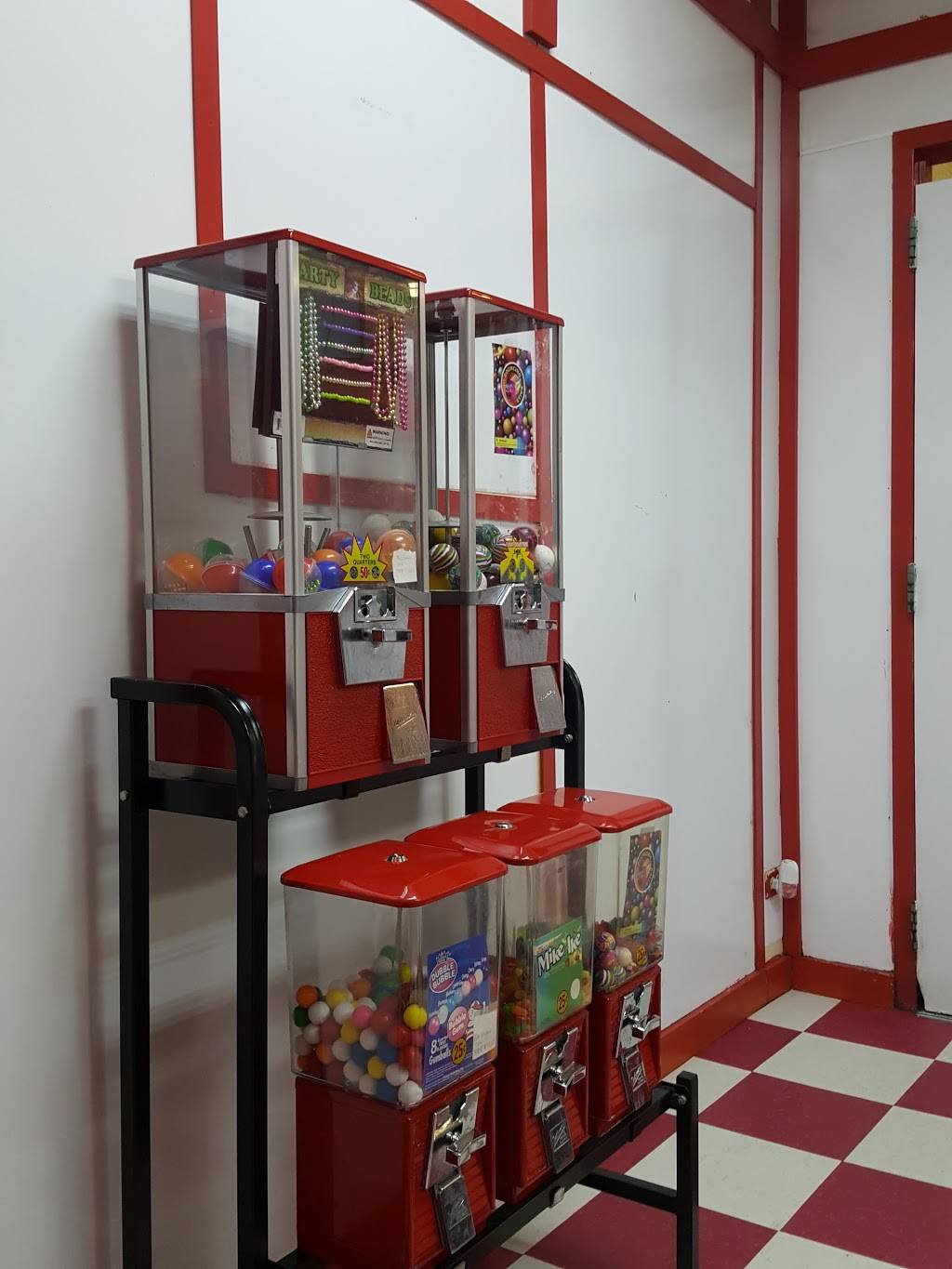 J & J Fish | restaurant | 525 University Pkwy, University Park, IL 60466, USA | 7085341195 OR +1 708-534-1195