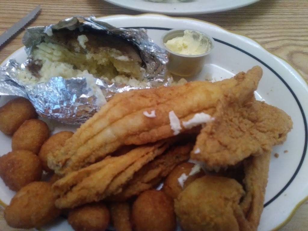 Harbor Inn Seafood Restaurant | restaurant | 2408 S Church St, Burlington, NC 27215, USA | 3362281995 OR +1 336-228-1995
