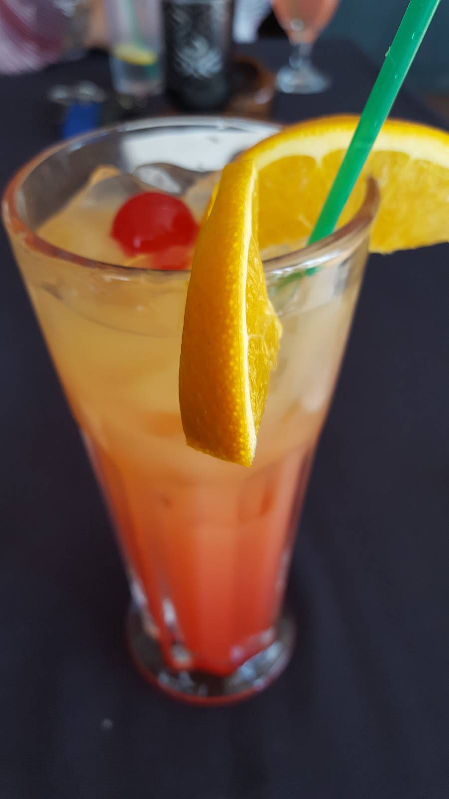 The New Look Restaurant and Bar | restaurant | 2544 E 83rd St, Chicago, IL 60617, USA | 7733592317 OR +1 773-359-2317