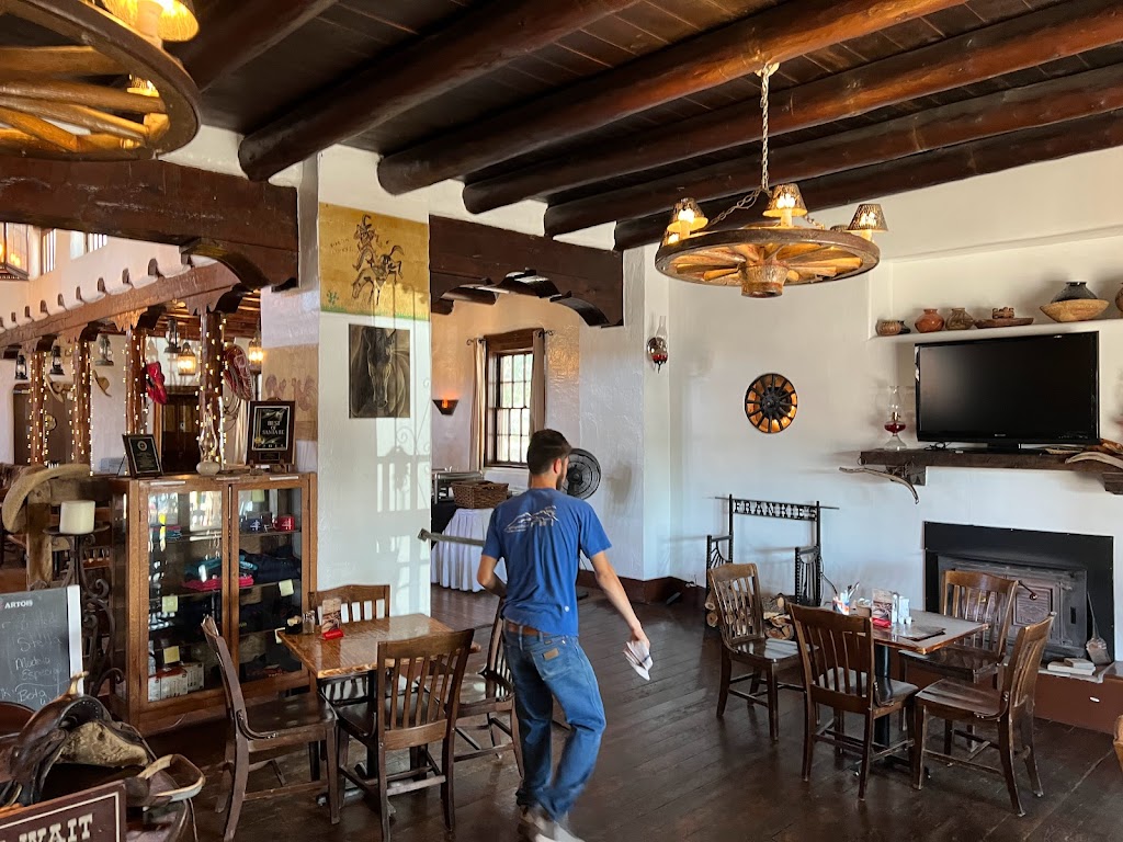 Frankies at the Casanova | restaurant | 12 S Main St, Pecos, NM 87552, USA | 5057573322 OR +1 505-757-3322