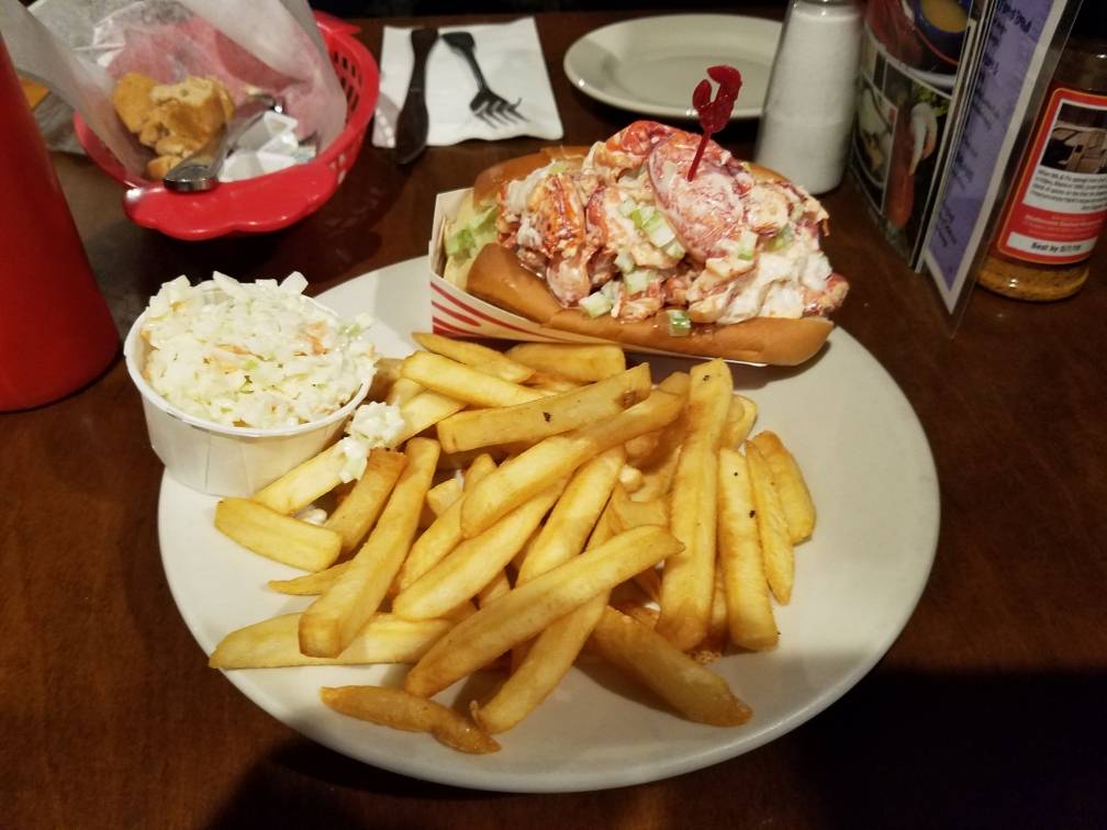 Weathervane Seafood Restaurant | restaurant | 306 US-1, Kittery, ME 03904, USA | 2074390330 OR +1 207-439-0330