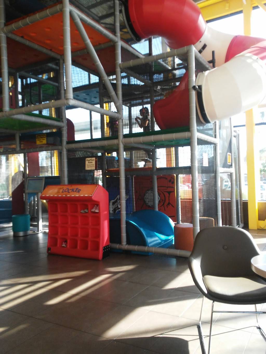 McDonalds | cafe | 12950 Foothill Blvd, Sylmar, CA 91342, USA | 8183615152 OR +1 818-361-5152