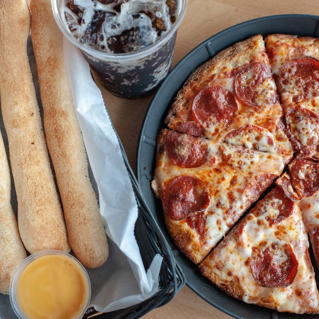 Noble Romans Craft Pizza & Pub | restaurant | 6853 W Broadway, McCordsville, IN 46055, USA | 3175898399 OR +1 317-589-8399