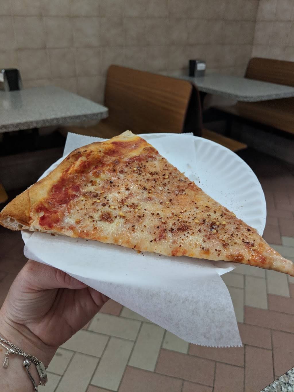 Ginos Pizzeria | restaurant | 4006 13th Ave, Brooklyn, NY 11218, USA | 7188715920 OR +1 718-871-5920