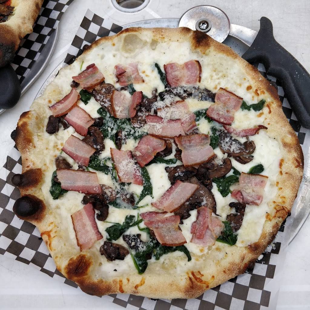 Pie Wood Fired Pizza Joint - Collingwood | restaurant | 499 First St, Collingwood, ON L9Y 1B9, Canada | 7052933900 OR +1 705-293-3900