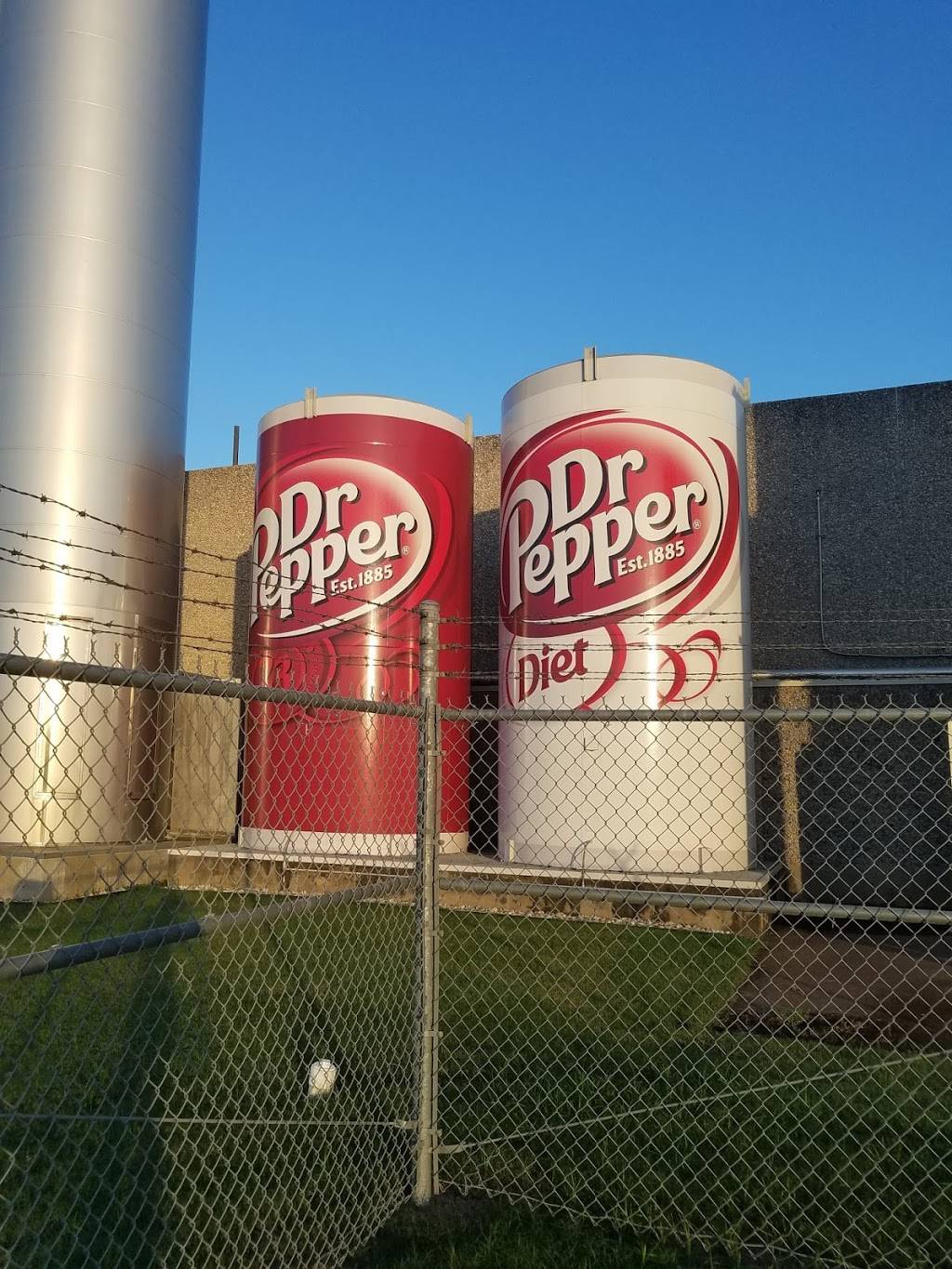 Dr Pepper Dallas-Fort Worth | restaurant | 2304 Century Center Blvd, Irving, TX 75062, USA | 8883773773 OR +1 888-377-3773