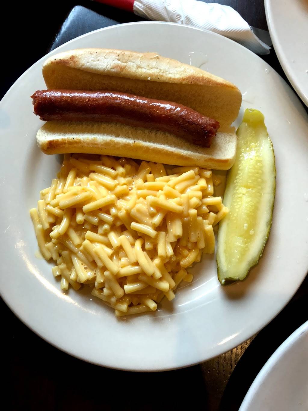 Hobos Tavern | restaurant | 1411 Whitehall Rd, Muskegon, MI 49445, USA | 2317190247 OR +1 231-719-0247