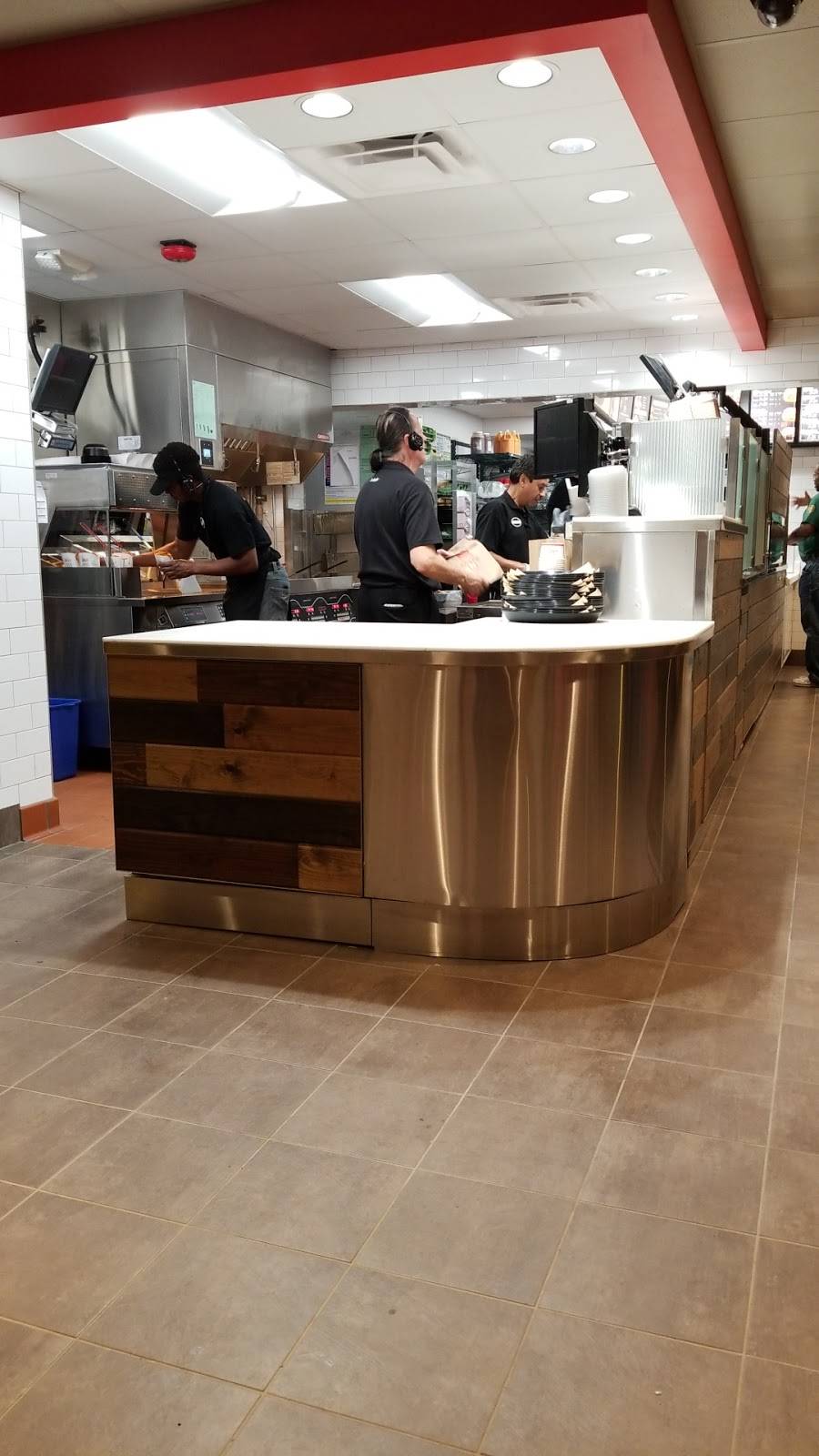 Arbys | restaurant | 2600 S Orange Ave, Orlando, FL 32806, USA | 4078416276 OR +1 407-841-6276