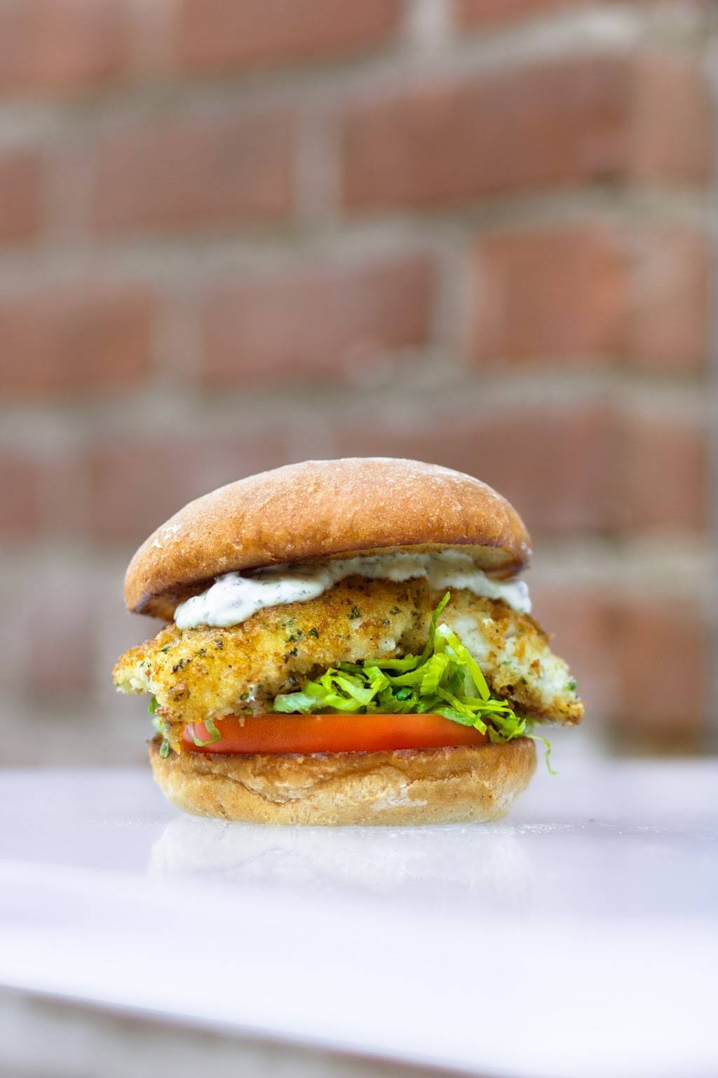 Burger Lounge | meal takeaway | 8539 Sunset Blvd, West Hollywood, CA 90069, USA | 3102899250 OR +1 310-289-9250