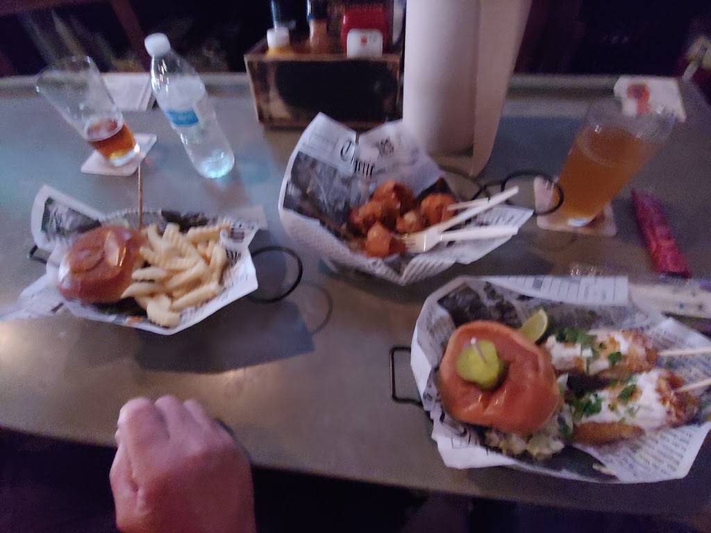 Brewster’s Tavern | restaurant | 1454 Main St, Sarasota, FL 34236, USA | 9413432380 OR +1 941-343-2380