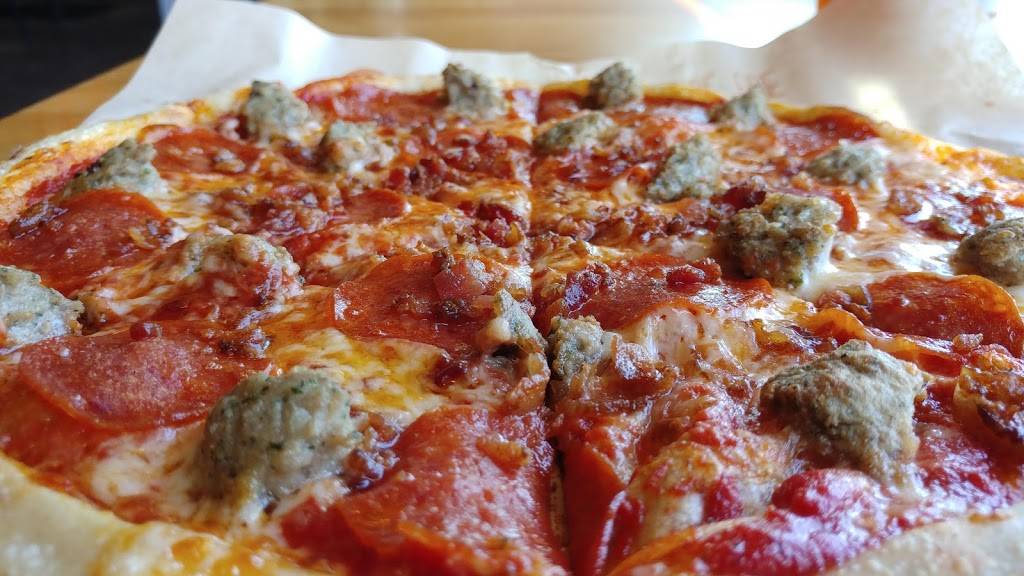 Blaze Pizza | meal takeaway | 1047 W Montauk Hwy, West Babylon, NY 11704, USA | 6312107407 OR +1 631-210-7407