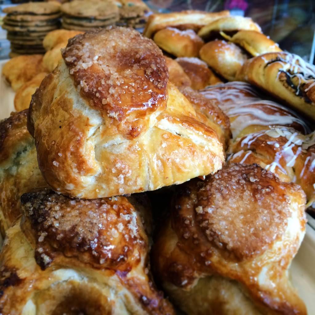 United Bakers Dairy Restaurant | restaurant | 506 Lawrence Ave W, North York, ON M6A 1A1, Canada | 4167890519 OR +1 416-789-0519