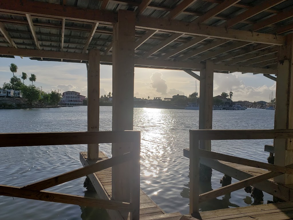 White Sands Restaurant & Bar Motel & Marina | restaurant | 418 TX-100, Port Isabel, TX 78578, USA | 9569432414 OR +1 956-943-2414