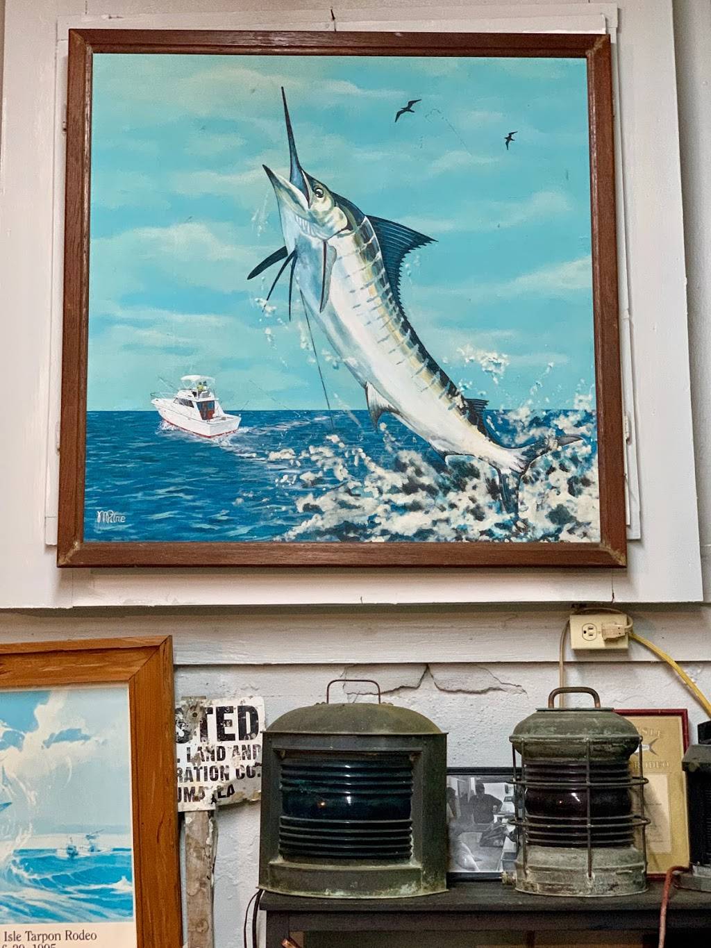 Little Eagle Seafood | restaurant | 1813 S Bayou Dr, Golden Meadow, LA 70357, USA | 9854755122 OR +1 985-475-5122