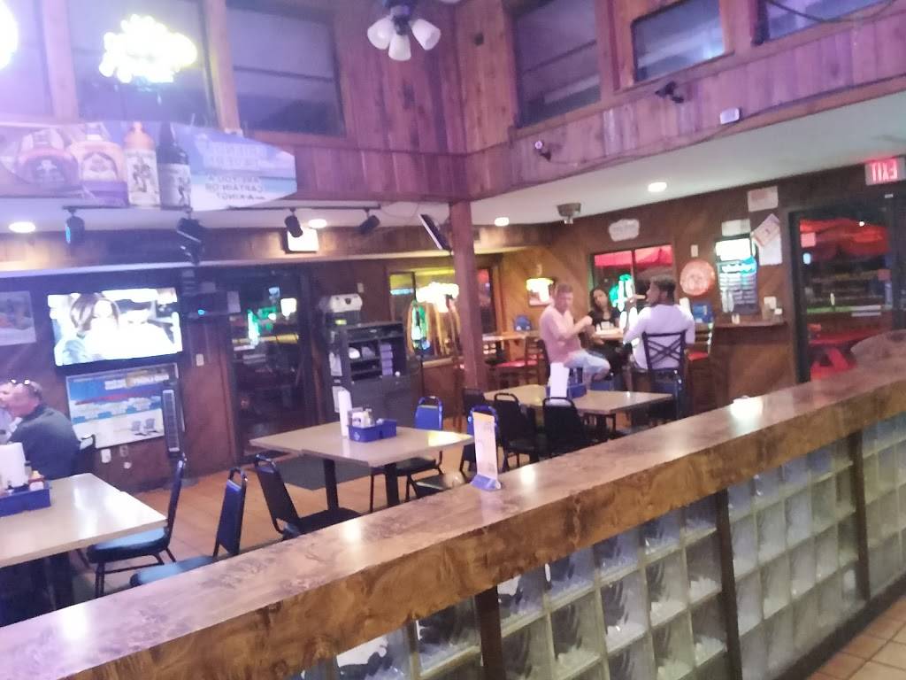 Friendly Tavern | restaurant | 18121 Gulf Blvd, Redington Shores, FL 33708, USA | 7273934470 OR +1 727-393-4470