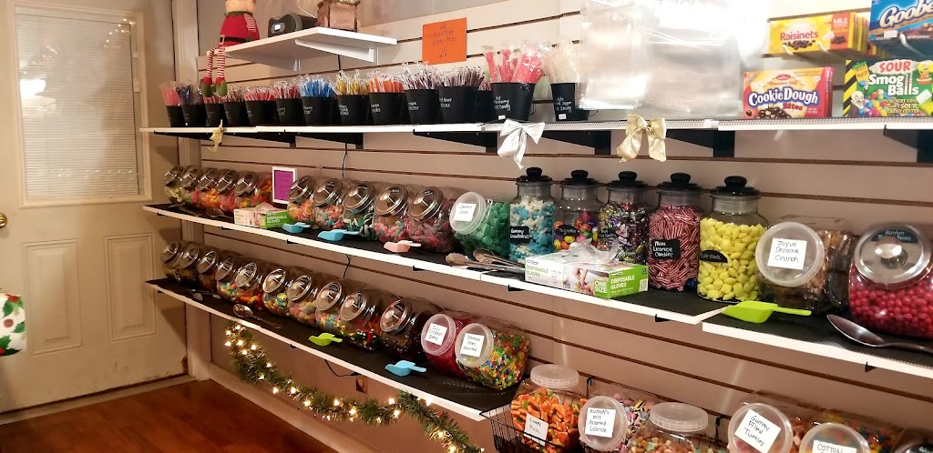 Little Shoppe of Candy | restaurant | 123 E Main St, Dover-Foxcroft, ME 04426, USA | 2072053106 OR +1 207-205-3106