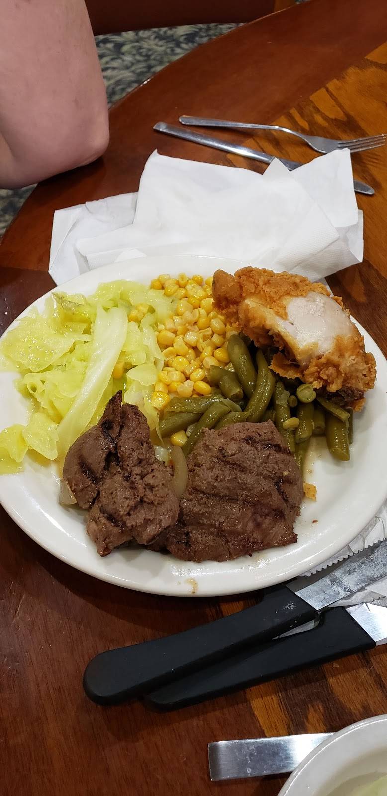 Homers Original Smorgasbord | restaurant | 1000 Sebring Square.., Sebring, FL 33870, USA | 8633861440 OR +1 863-386-1440