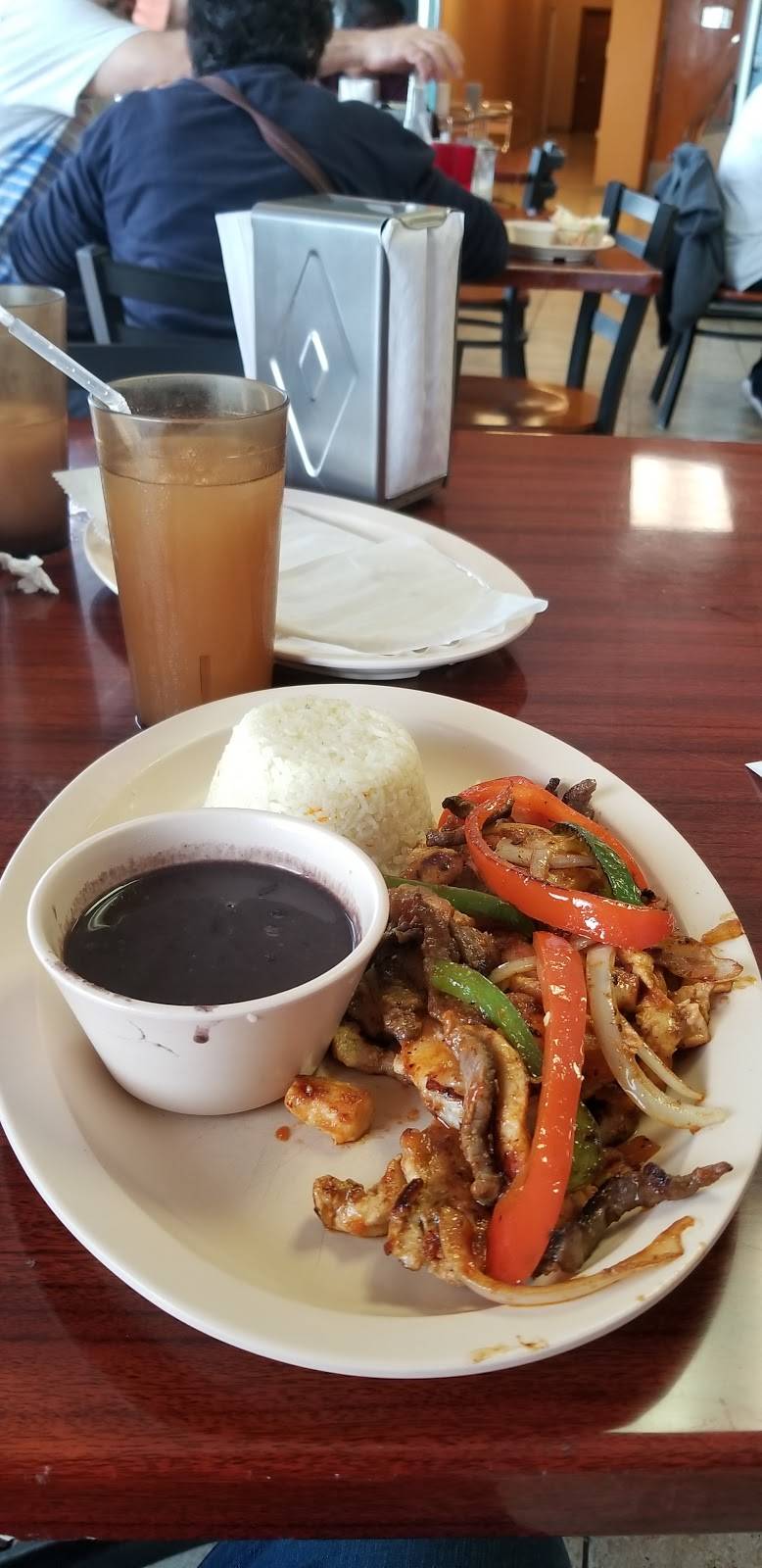 Jennis Panaderia Salvadoreña | restaurant | 204 Washington Ave, Homestead, FL 33030, USA | 7863399891 OR +1 786-339-9891