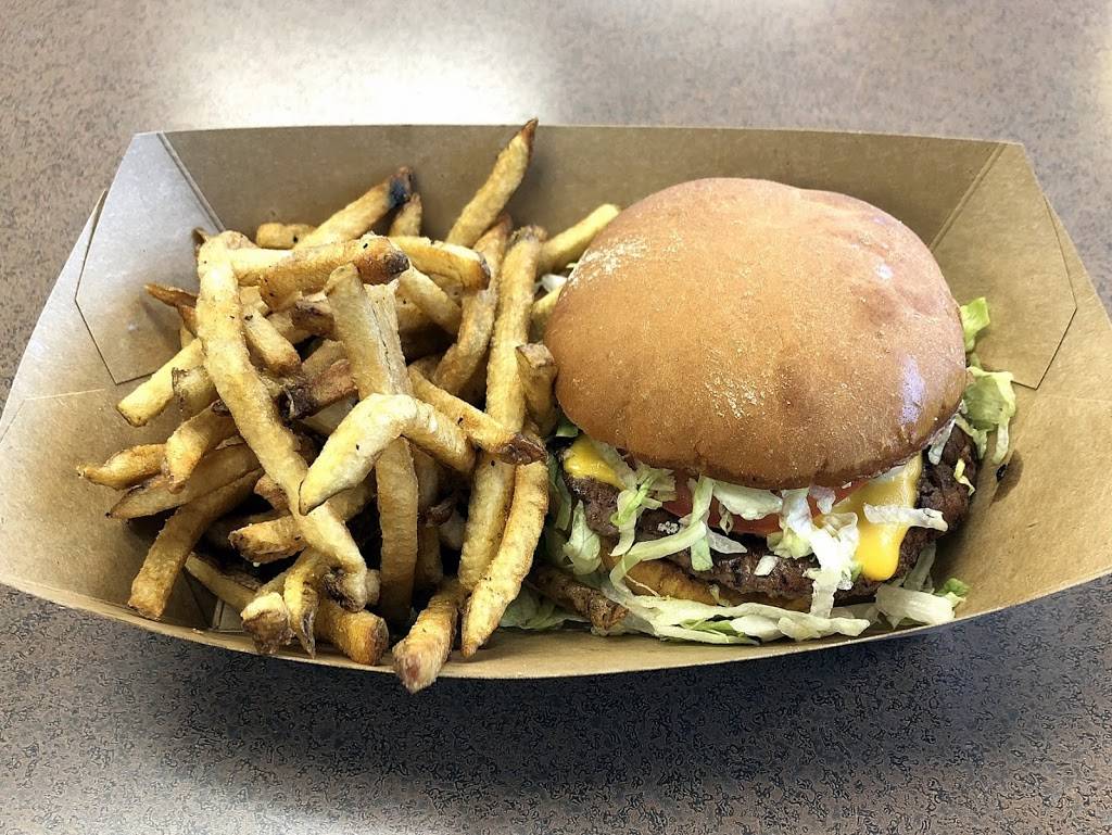 Tays Burger Shack | restaurant | 7724 151st St, Overland Park, KS 66223, USA | 9136028360 OR +1 913-602-8360