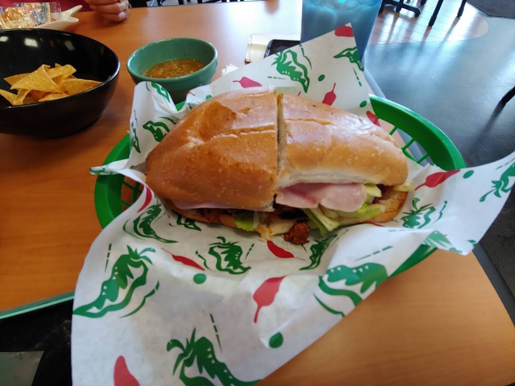 La Sirena mexican seafood &bar | restaurant | 3725 S Carrier Pkwy, Grand Prairie, TX 75052, USA | 2146770616 OR +1 214-677-0616