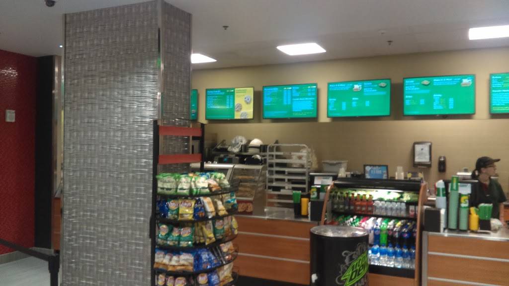 Subway | meal takeaway | 312 Meadow Brook Rd, Rochester, MI 48309, USA | 2483704379 OR +1 248-370-4379