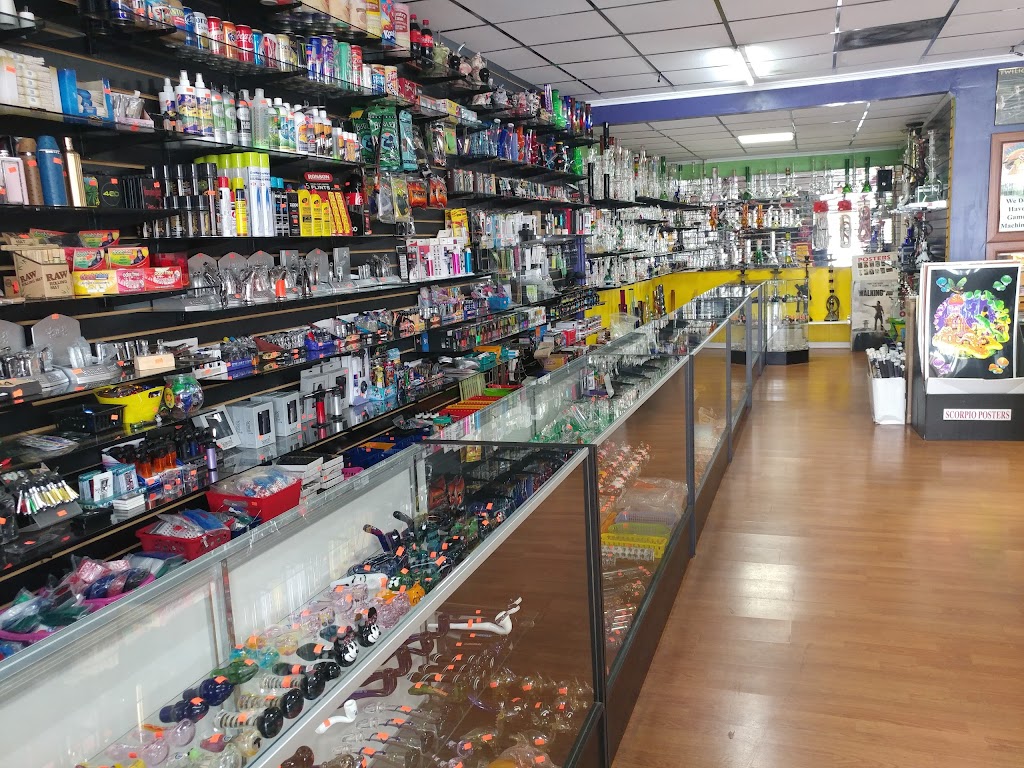 Lingerie Smoke Shop Piercing | restaurant | 9531 Westheimer Rd, Houston, TX 77063, USA | 7139528700 OR +1 713-952-8700