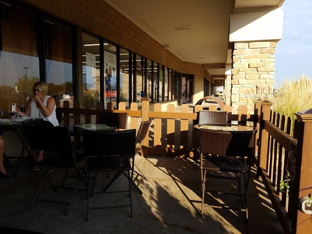 Flight 102 Wine Bar | restaurant | 565 Main St NW, Bourbonnais, IL 60914, USA | 8155237470 OR +1 815-523-7470