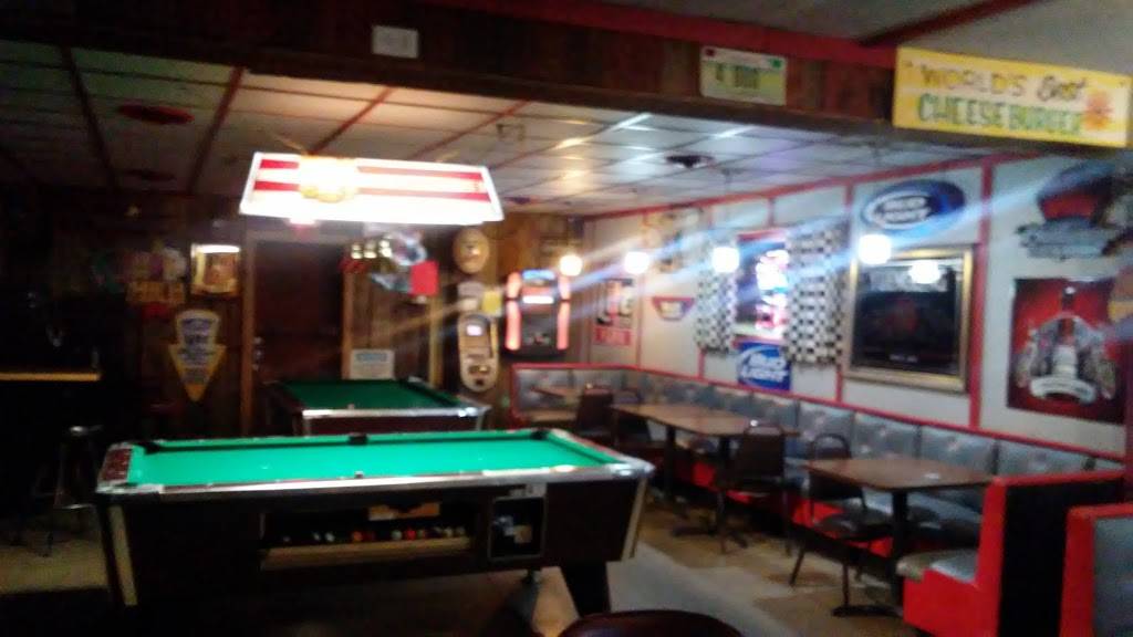 Charlies Place | restaurant | 300 Defiance Ave, Hicksville, OH 43526, USA | 4195429692 OR +1 419-542-9692