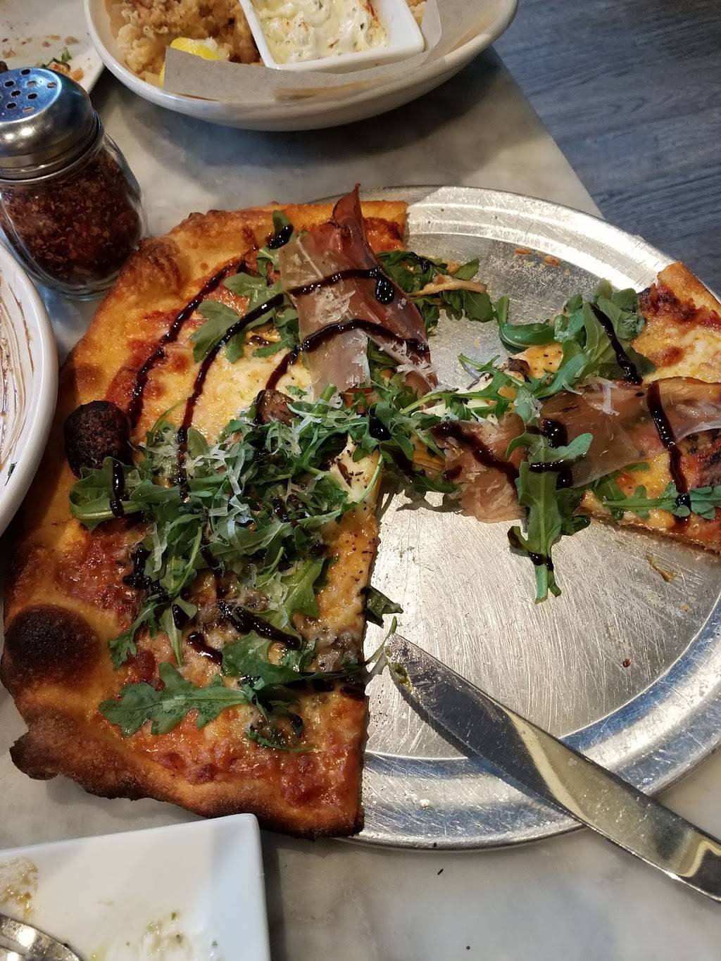 The Connection Pizza & Bar | restaurant | 1100 S Lamar Blvd Suite 2140, Austin, TX 78704, USA | 5122849867 OR +1 512-284-9867